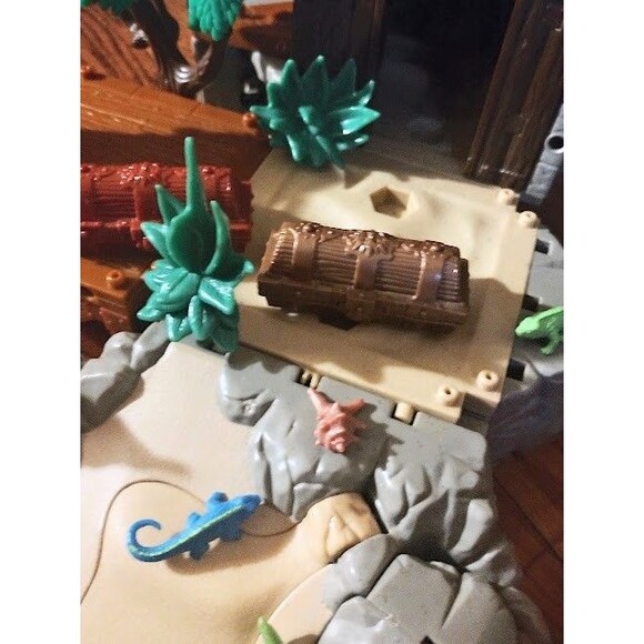 Fisher Price Imaginext Vintage Pirate Raider Ship & Buccaneer Bay Island - Picture 6 of 16